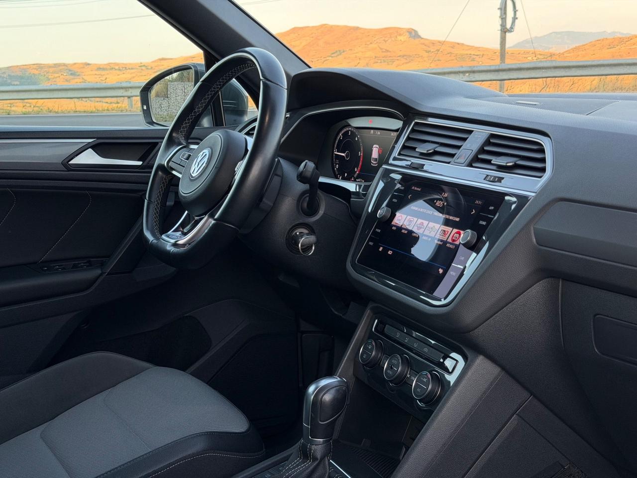 Volkswagen Tiguan 2.0 TDI 150cv DSG 4MOTION R-Line
