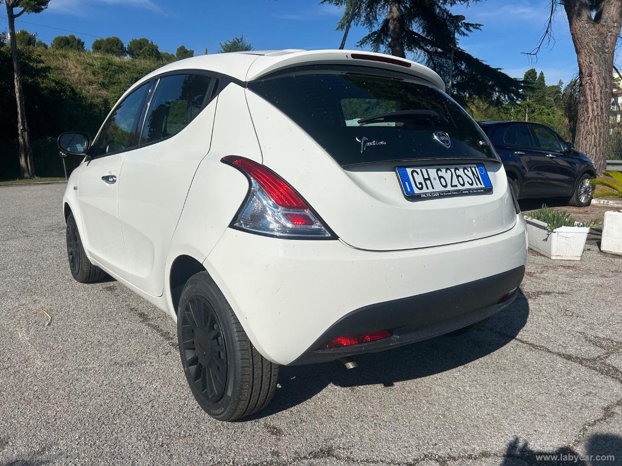 LANCIA Ypsilon 1.0 FireFly 5pS&S Hyb. Eco Silv.