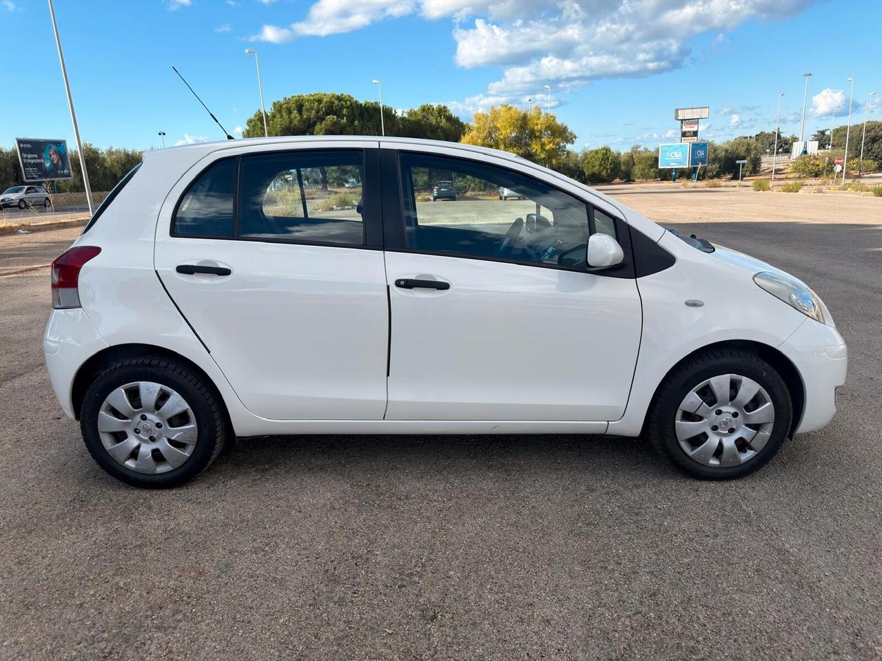 Toyota Yaris 1.4 D-4D DPF 5 porte