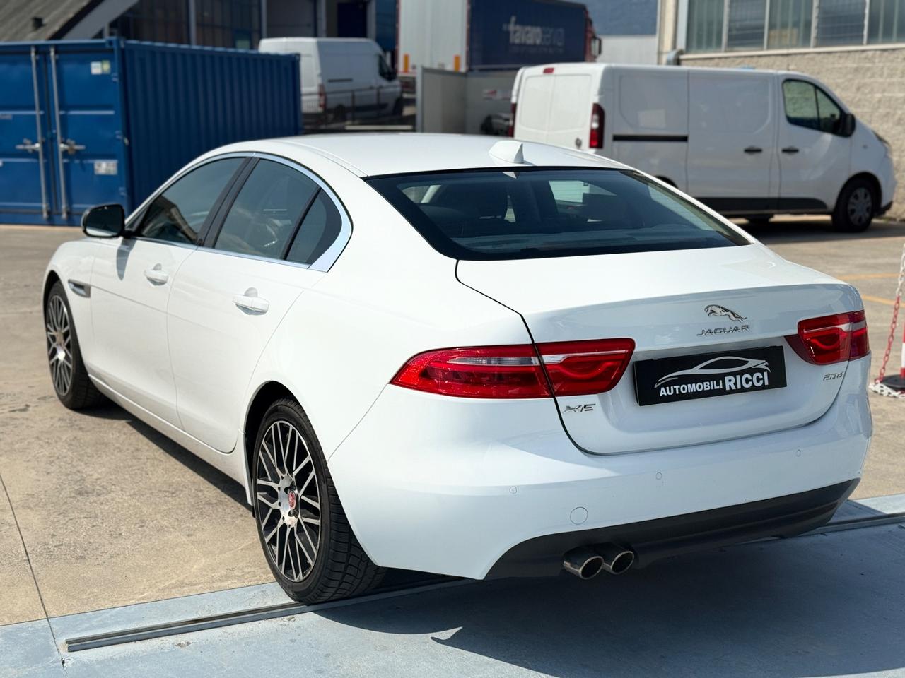 Jaguar XE 2.0 D 180 CV aut. Prestige