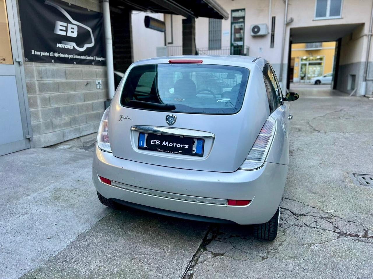 Lancia Ypsilon 1.4 77cv Argento Euro4 Neopatentati