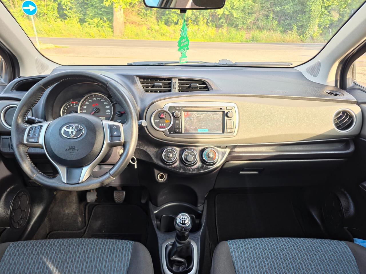 Toyota Yaris 1.0 5 porte Lounge CV-69 E5B Manuale NEO