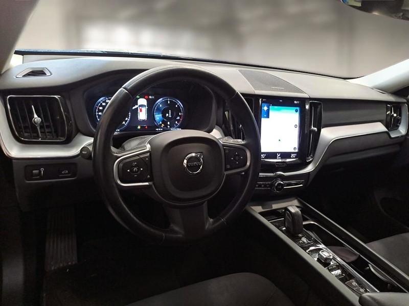 VOLVO XC60 B4 D AWD AUTOMATICO MOMENTUM PRO SUV