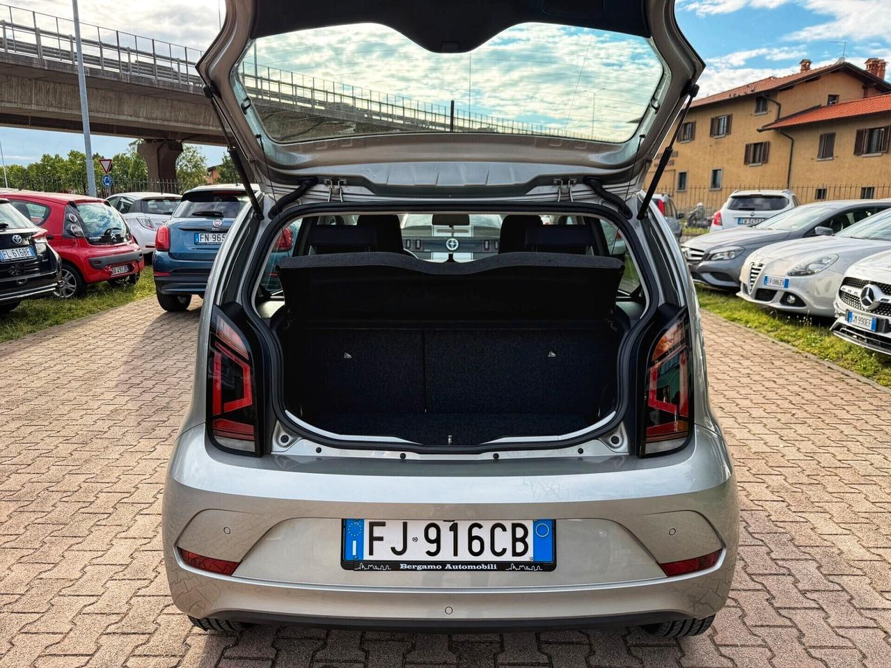 Volkswagen up! 1.0 75 CV 5p. AUTOMATICA TELECAMERA CRUISE SENSORI PDC
