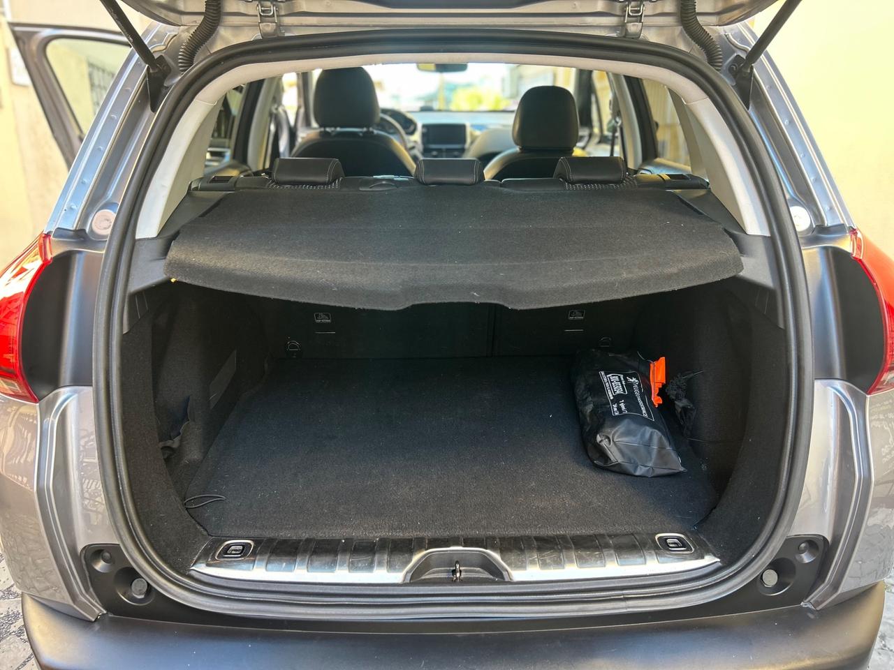 Peugeot 2008 BlueHDi 120 S&S Black Matt