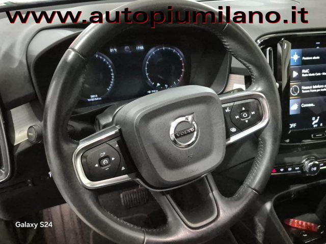 VOLVO XC40 T2 Geartronic Momentum Pro