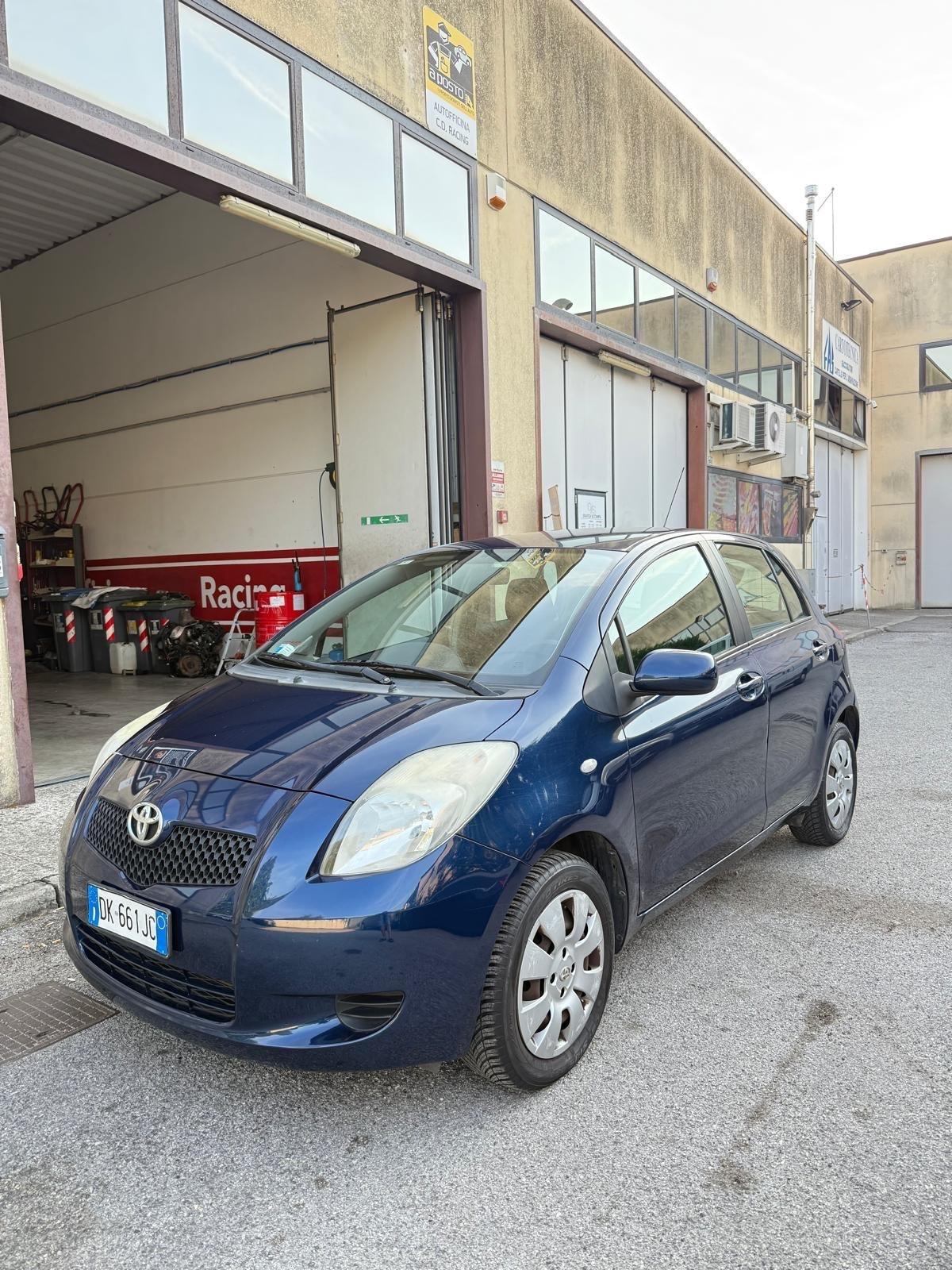 Toyota Yaris 1.0 5 porte Sol