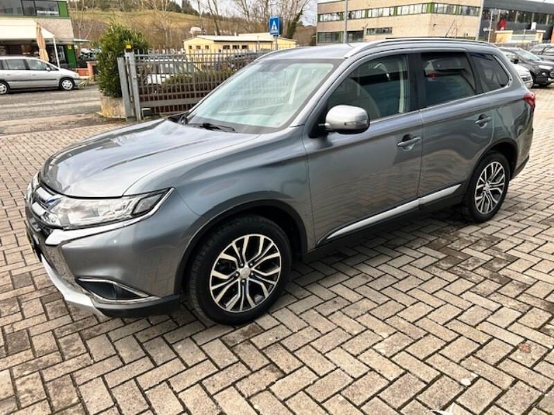 Mitsubishi Outlander 2.2 DI-D 4WD Instyle 7p.