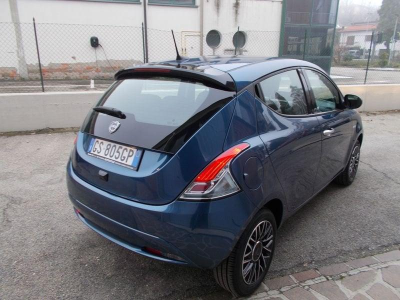 Lancia Ypsilon 1.0 FireFly 5 porte S&S Hybrid Platino 338.7575187