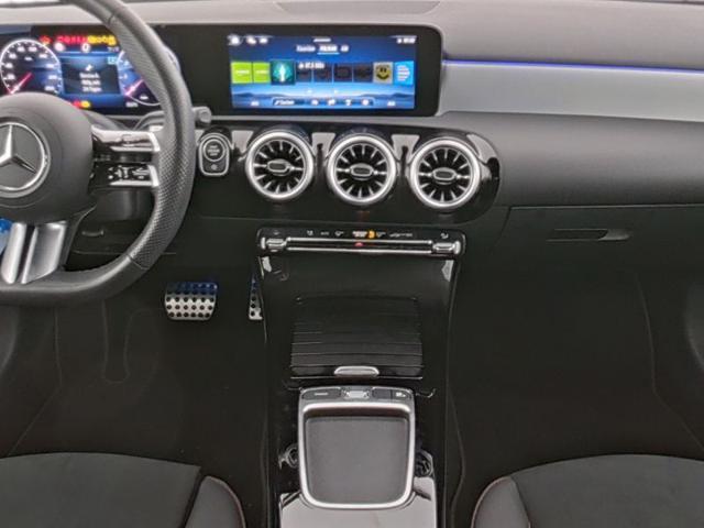 MERCEDES-BENZ A 180 Automatic AMG Line Advanced Plus