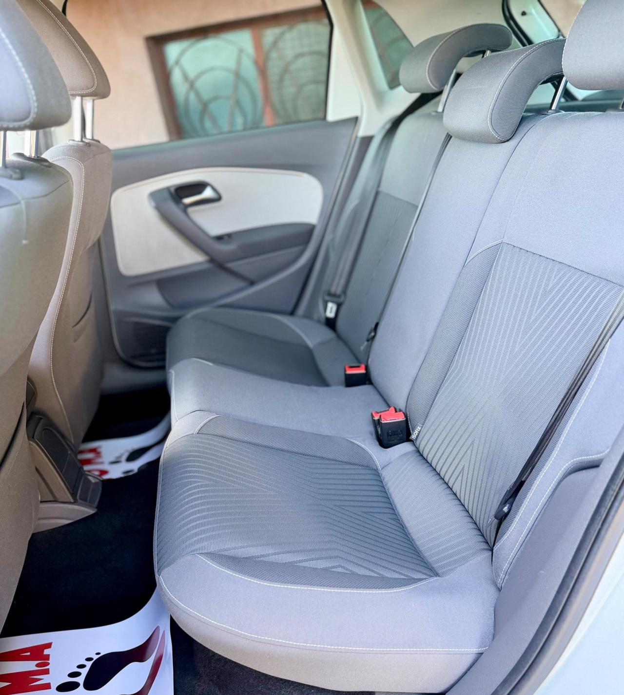 Volkswagen Polo 2015 1.4 TDI frash edizione limitata ok neopatentati ! ! !