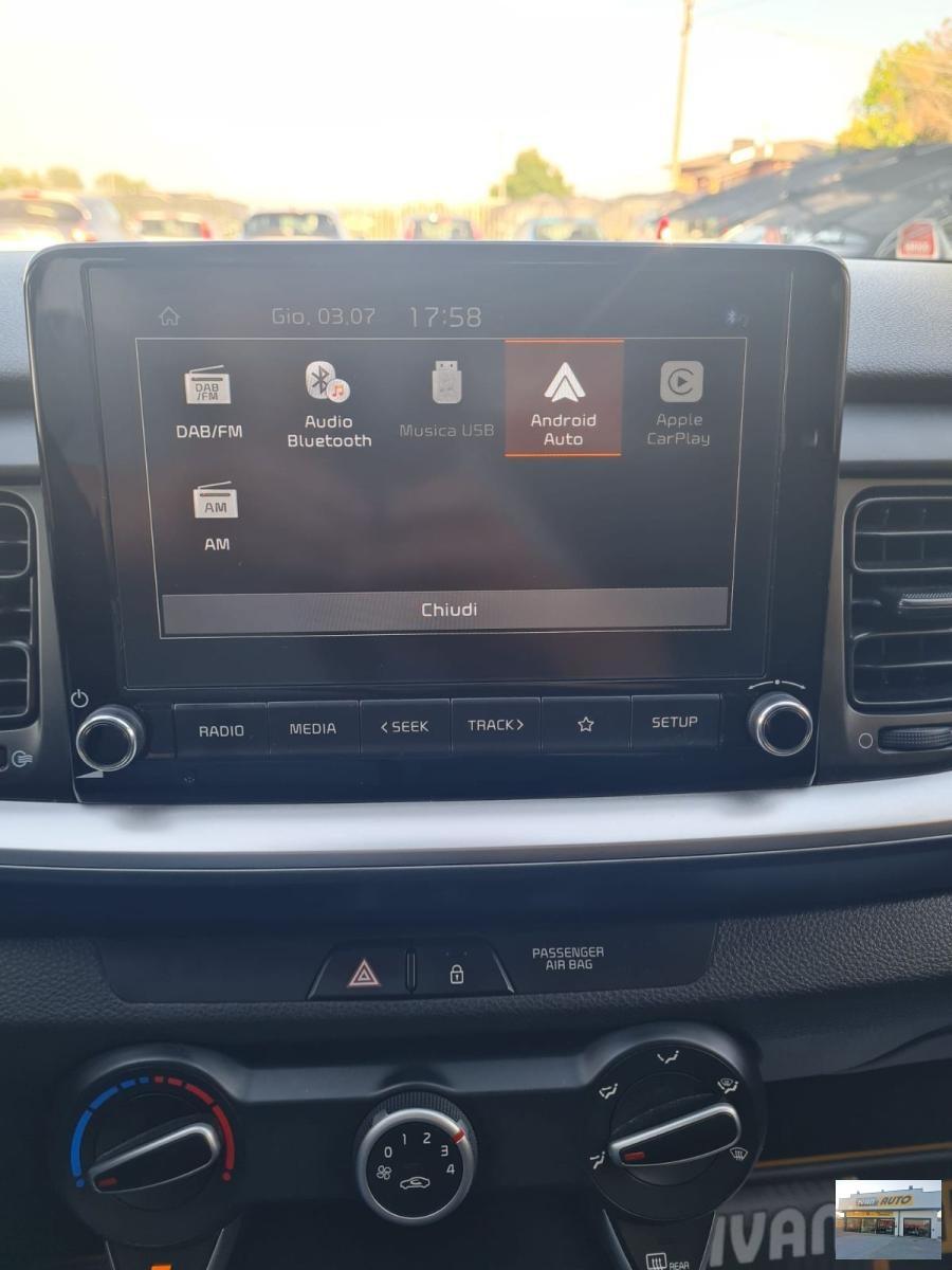 KIA Stonic 1.2 Benzina-Neopatentati-Anno 2022