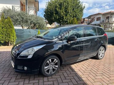 Peugeot 5008 1.6 HDi 110CV Féline
