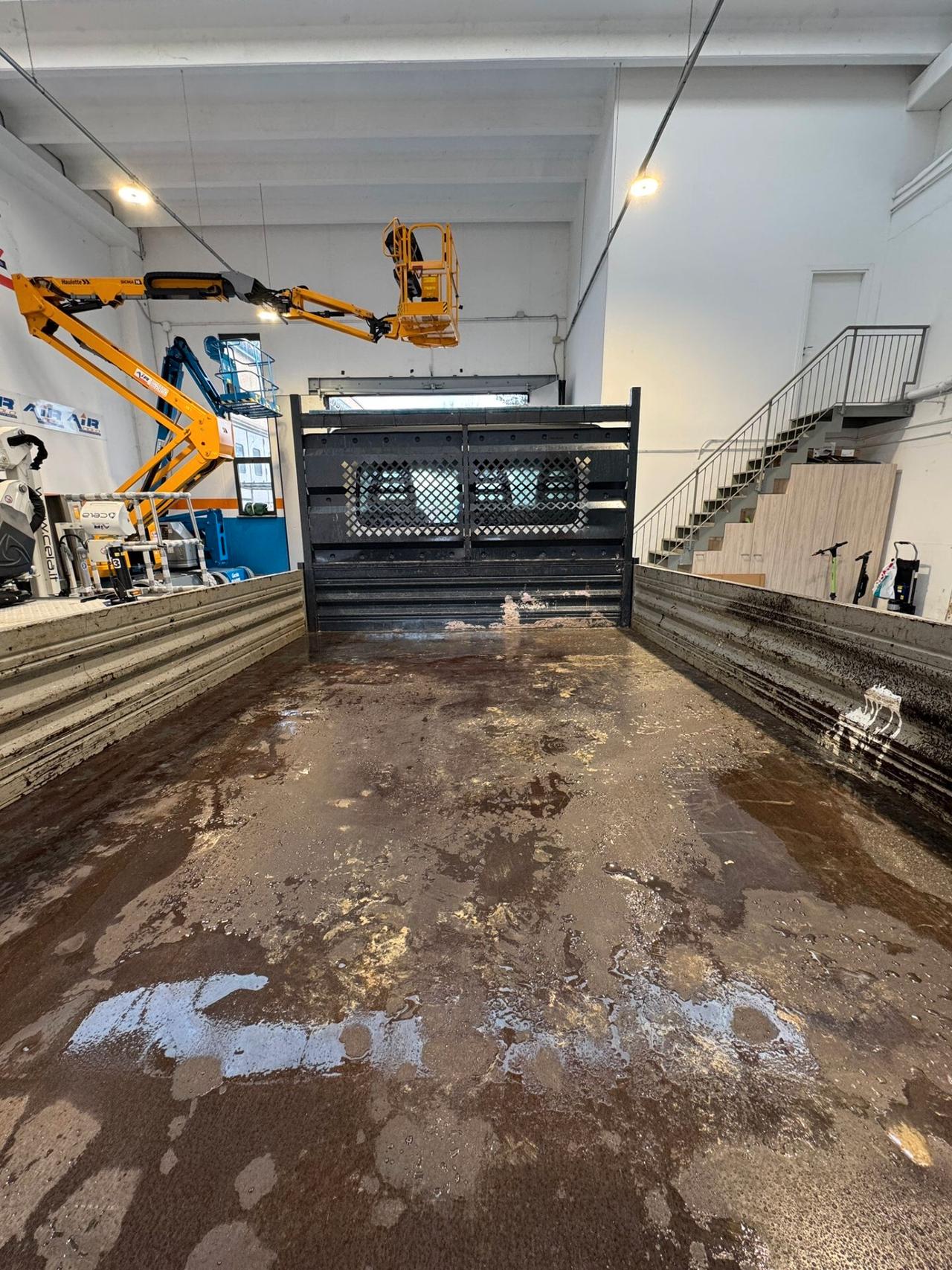 Iveco Daily 35/E4 – Ribaltabile Trilaterale – Euro 4