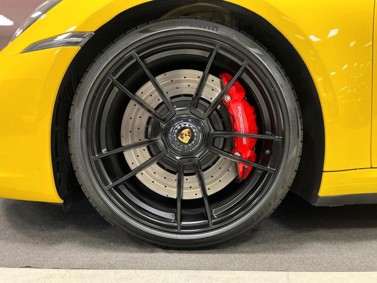 Porsche 911 Carrera 4 GTS Cabriolet