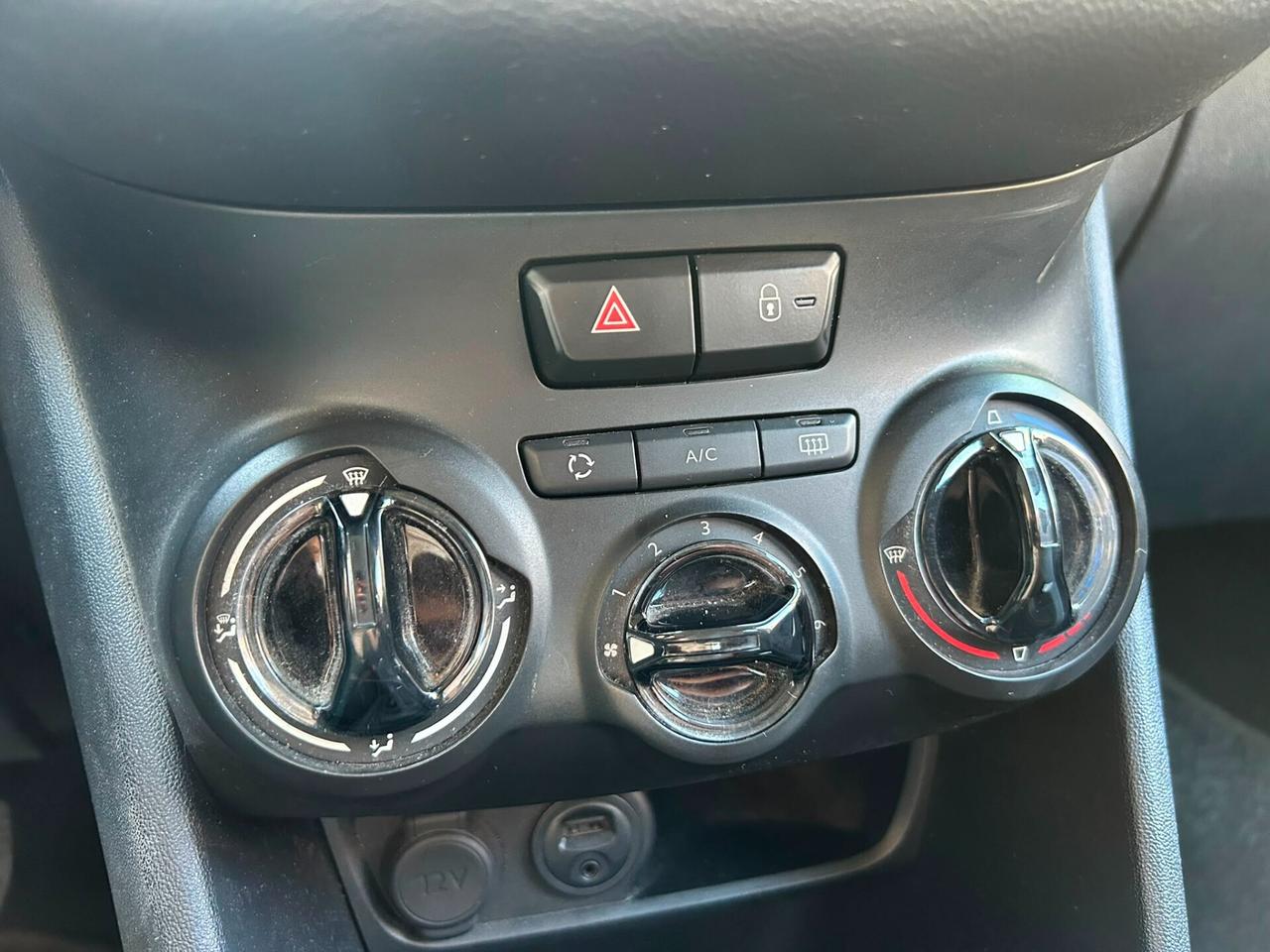 Peugeot 208 1.0 Active offerta del mese