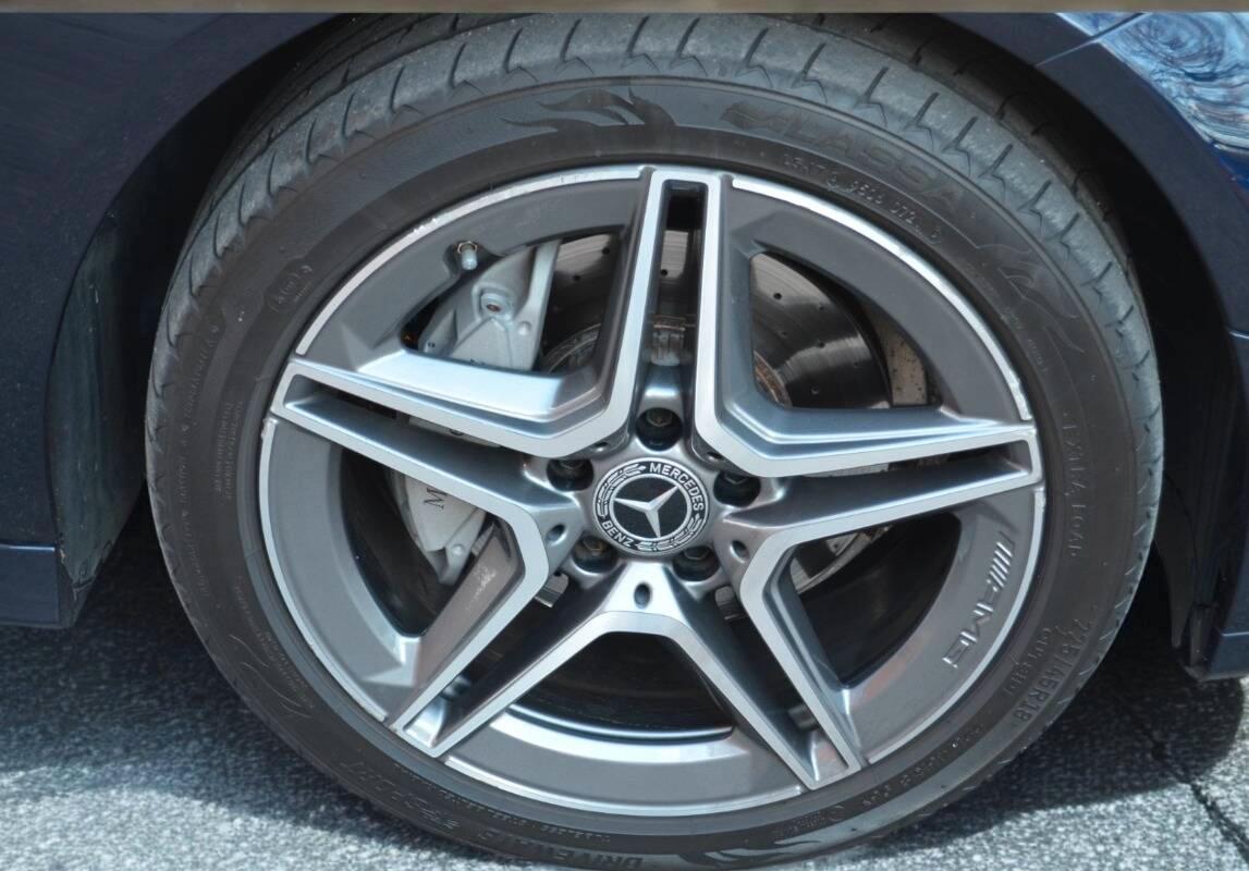 Mercedes Classe C Coupé Classe C 180 - 2018 Coupe AMG line 156 CV + 44