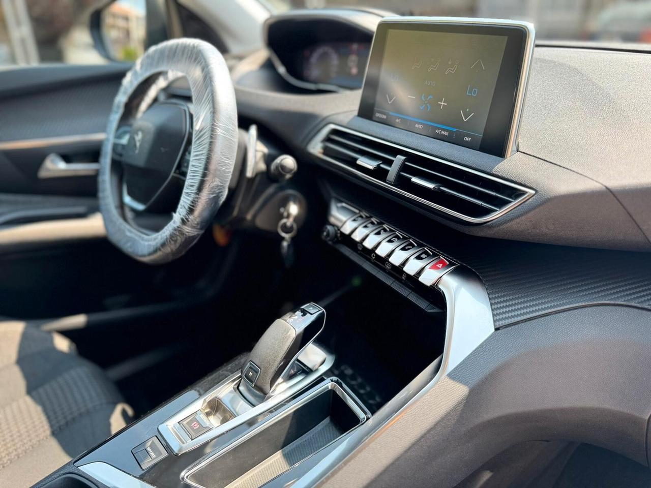 Peugeot 3008 BlueHDi 130 S&S EAT8 Allure