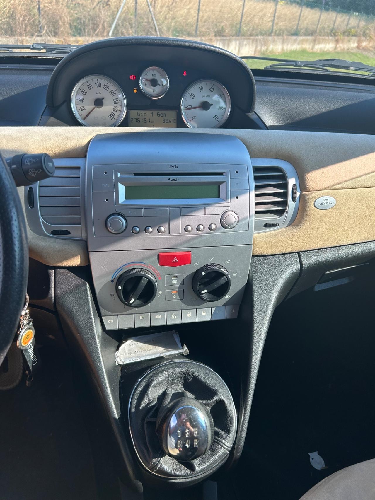 Lancia Ypsilon 1.3 MJT 75 CV Platino