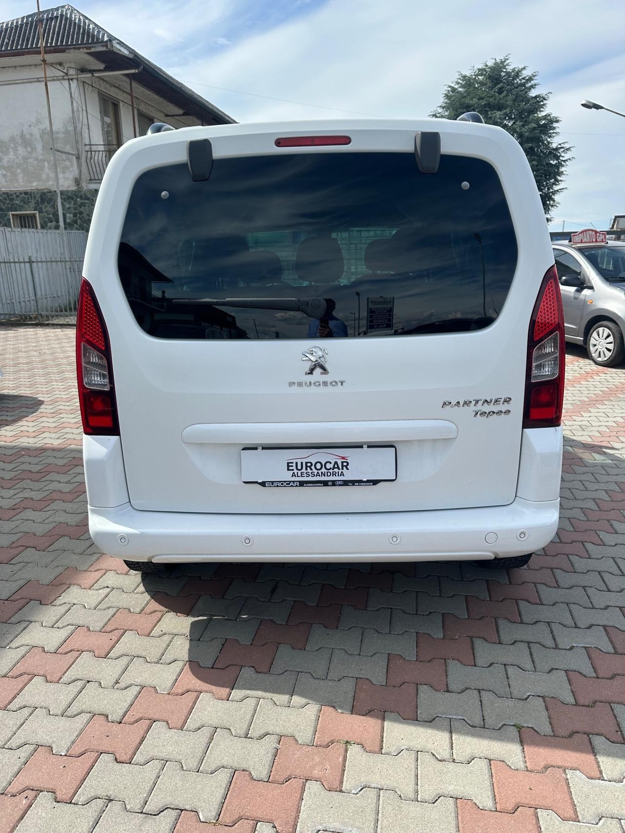 Peugeot Partner Tepee BlueHDi 120 S&S Outdoor