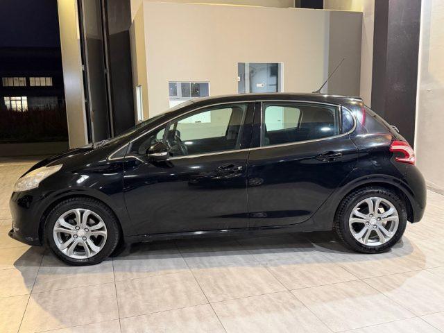PEUGEOT 208 1.4 8V HDi 68CV 5P. Allure