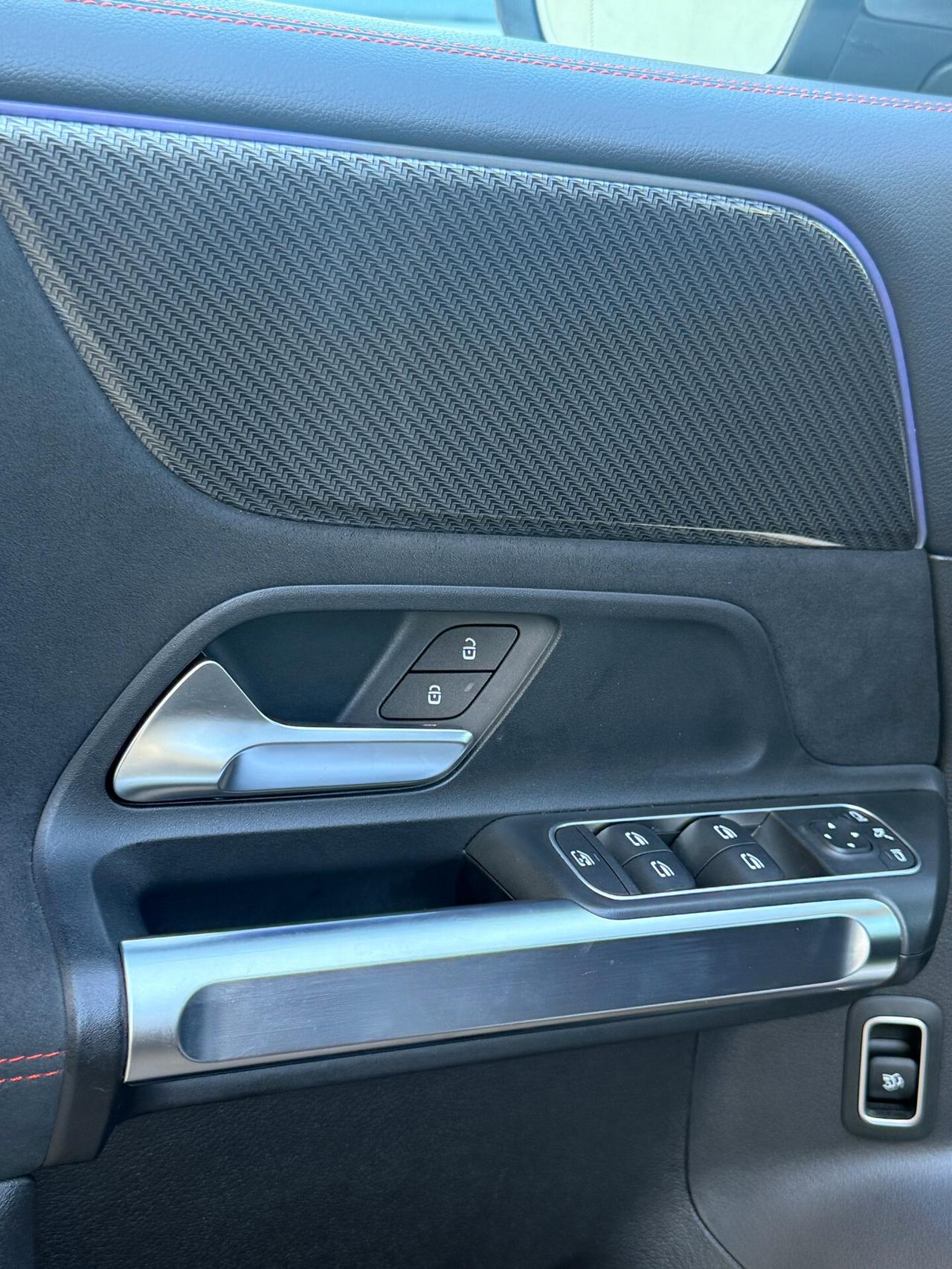 Mercedes-benz GLB 220 d Premium 4matic auto AMG con LUCI SOFFUSE,TELECAMERA,APPLE CARPLAY,NAVI,VIRTUAL COCKPIT,SCHERMO