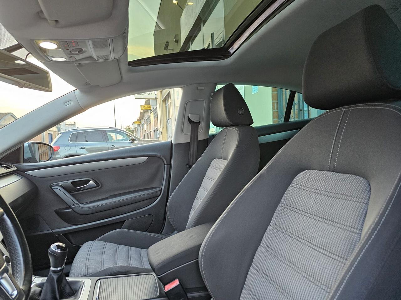 Volkswagen Passat CC 2.0 TDI 140cv DPF*Navi*Tetto*Pdc*