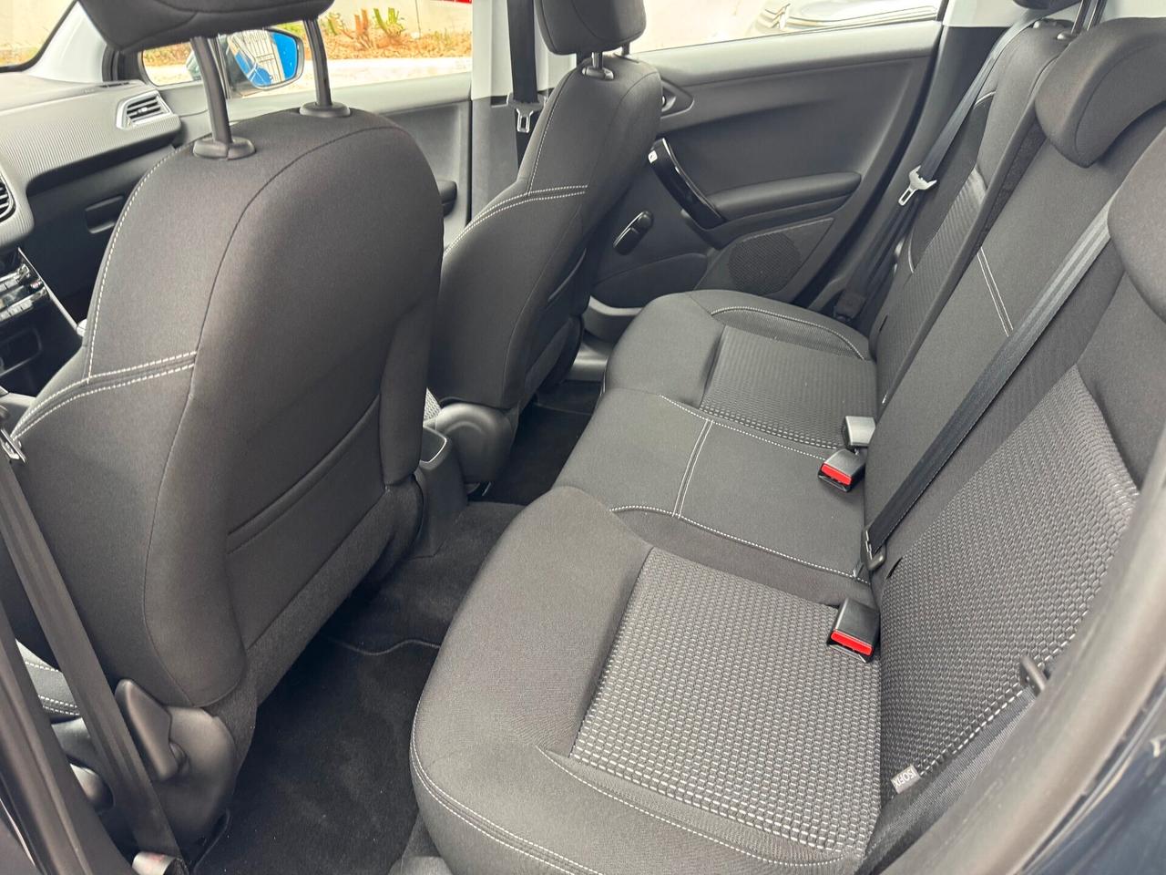 Peugeot 208 BlueHDi 75 5 porte Allure