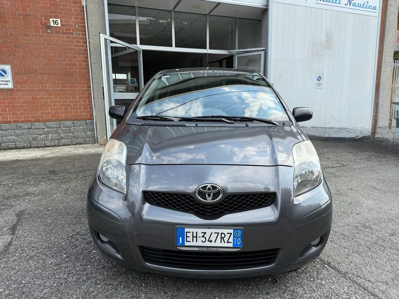 Toyota Yaris 1.0 5 porte Now