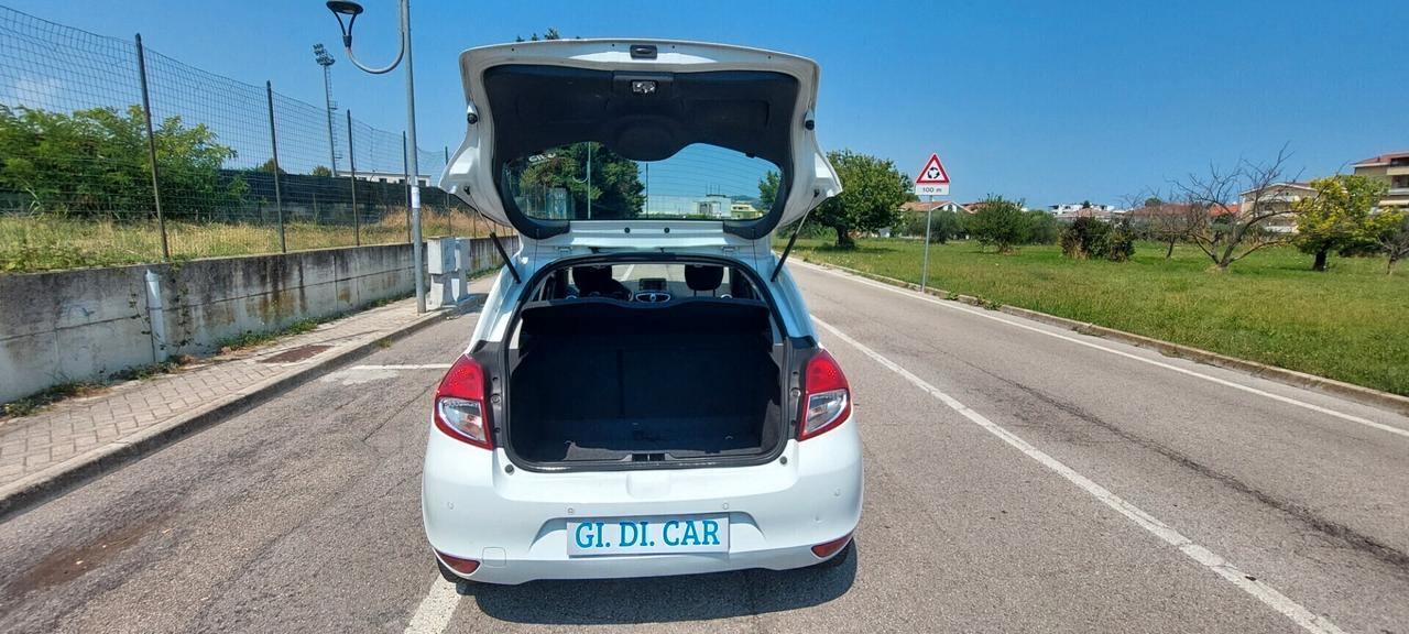CLIO 1,2 GPL DI SERIE SCADENZA 2032,NAVIGATORE TELEFONO OK DISTRIBUZIONE IMPECCABILE