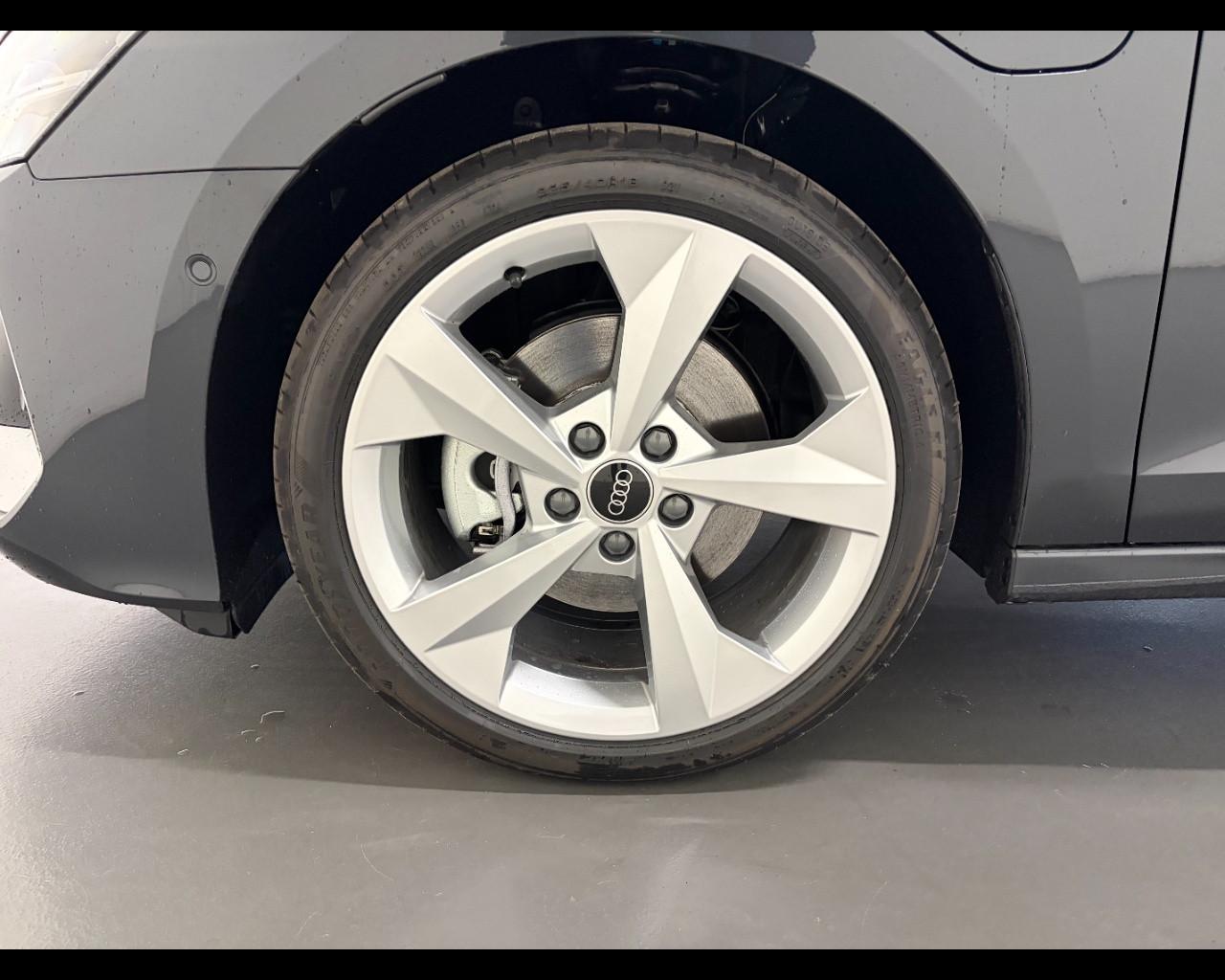 AUDI A3 SPORTBACK 40 TFSIe S-TRONIC BUSINESS ADVANCED