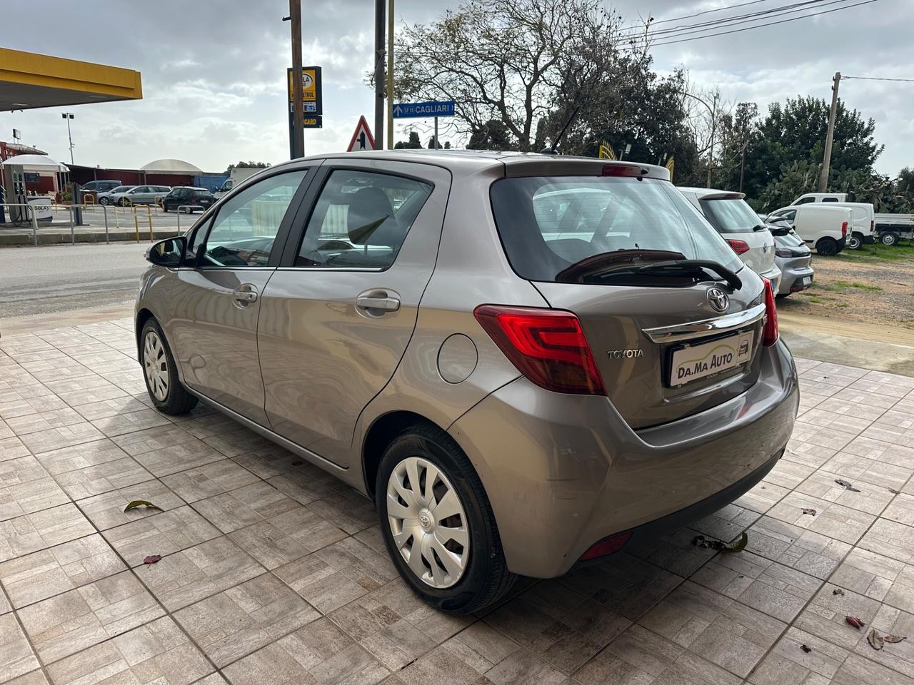 Toyota Yaris 1.0 5 porte Active 2015