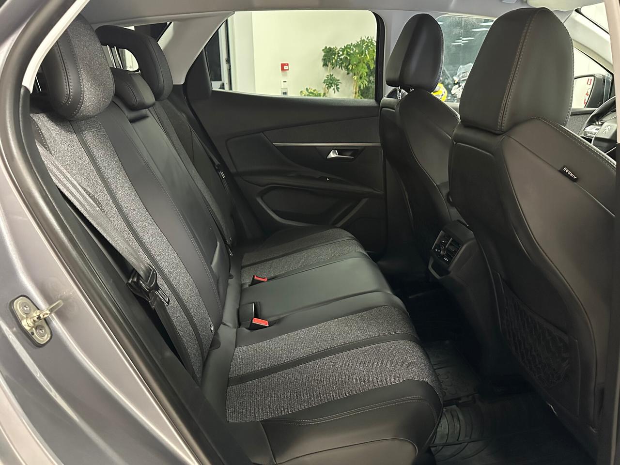 Peugeot 3008 BlueHDi 120 S&S EAT6 Allure - 2017