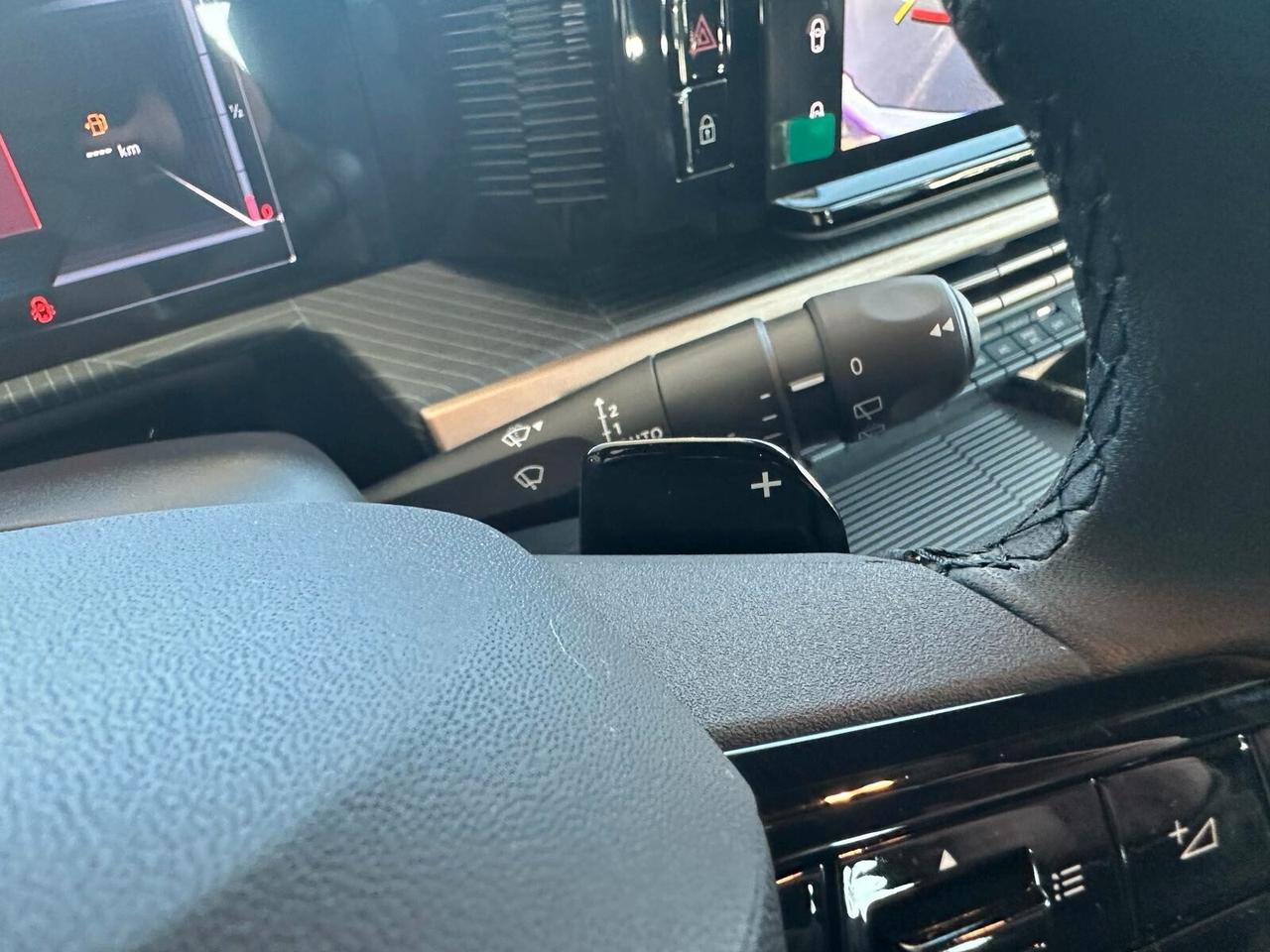 Lancia Ypsilon Hybrid e-DCT