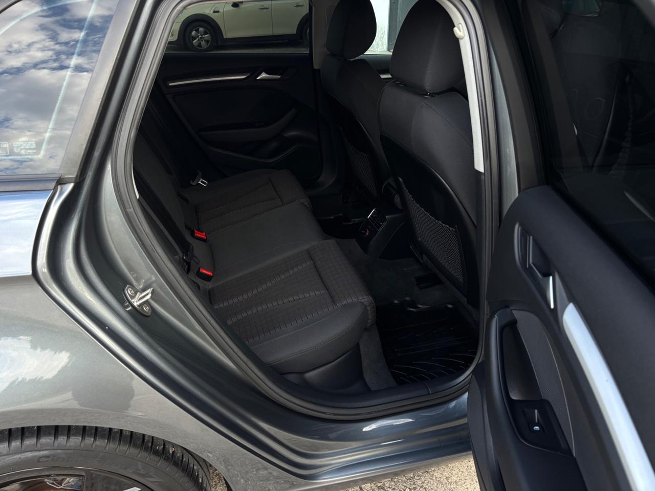 Audi A3 1.6 TDI Sportback. Garanzia. Neopatentati