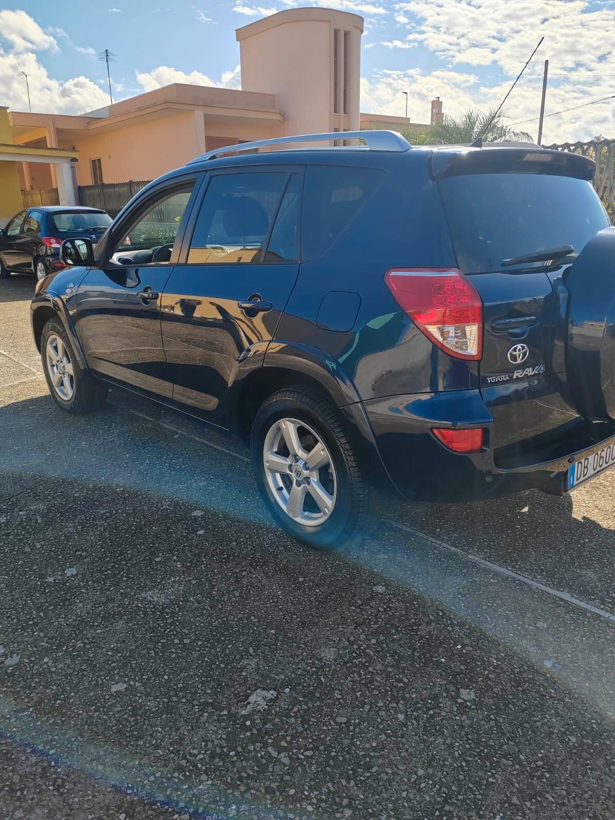 Toyota RAV 4 RAV4 Crossover 2.2 D-4D 177 CV Luxury