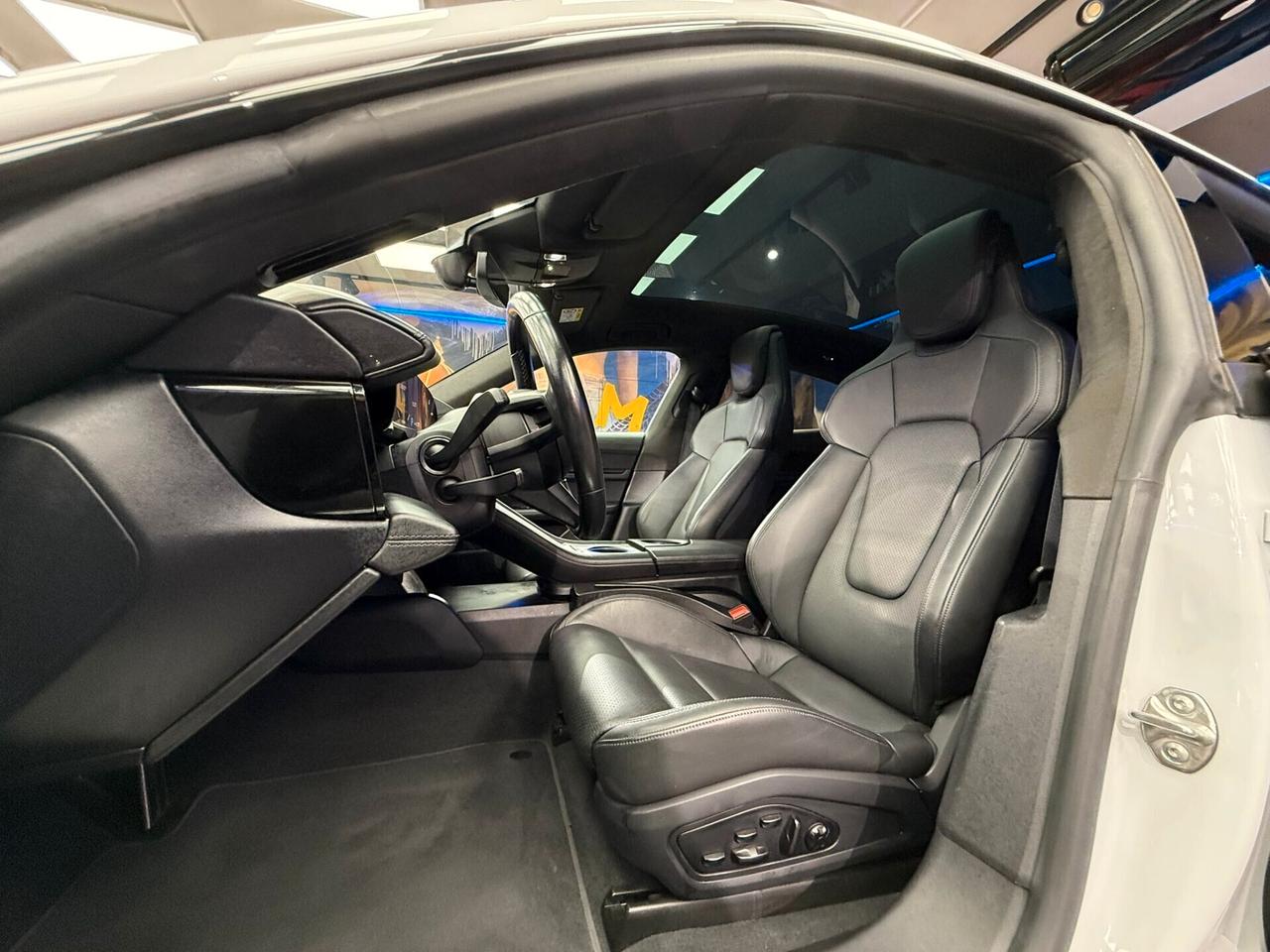 Porsche Taycan Turbo (011)