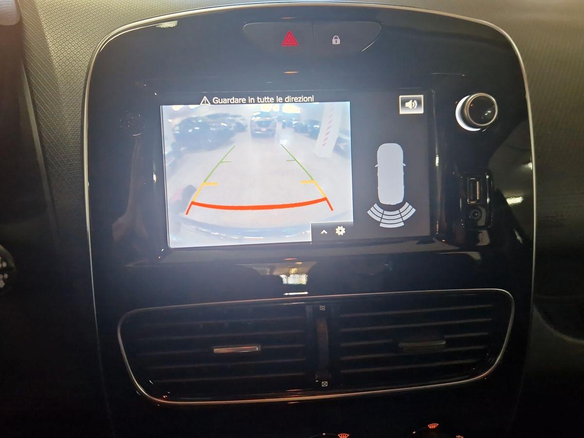 RENAULT Clio 0.9 tce Moschino Life 75cv