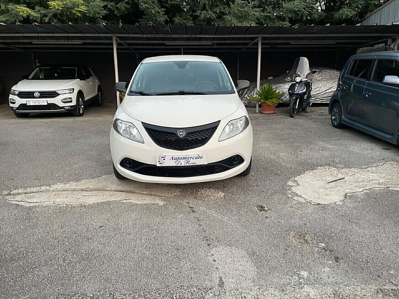 Lancia Ypsilon 1.2 69 CV 5 porte S&S Elefantino Blu