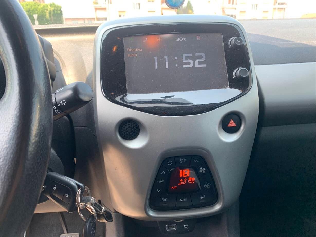 Toyota Aygo 1.0 VVT-i 69 CV x-play NEOPATENTATI
