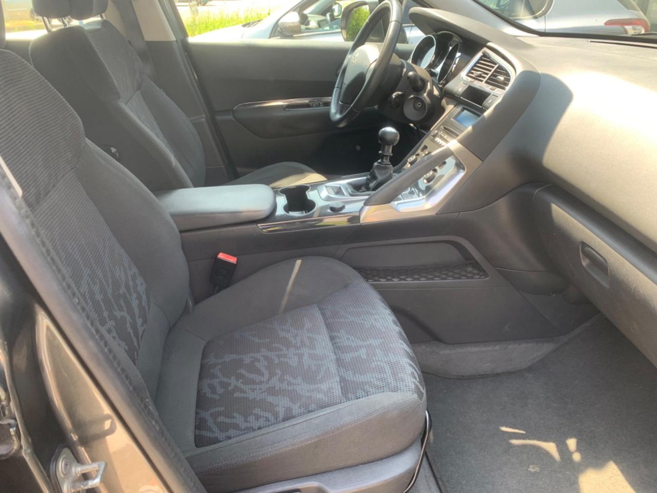 Peugeot 3008 1.6 HDi 115CV Business