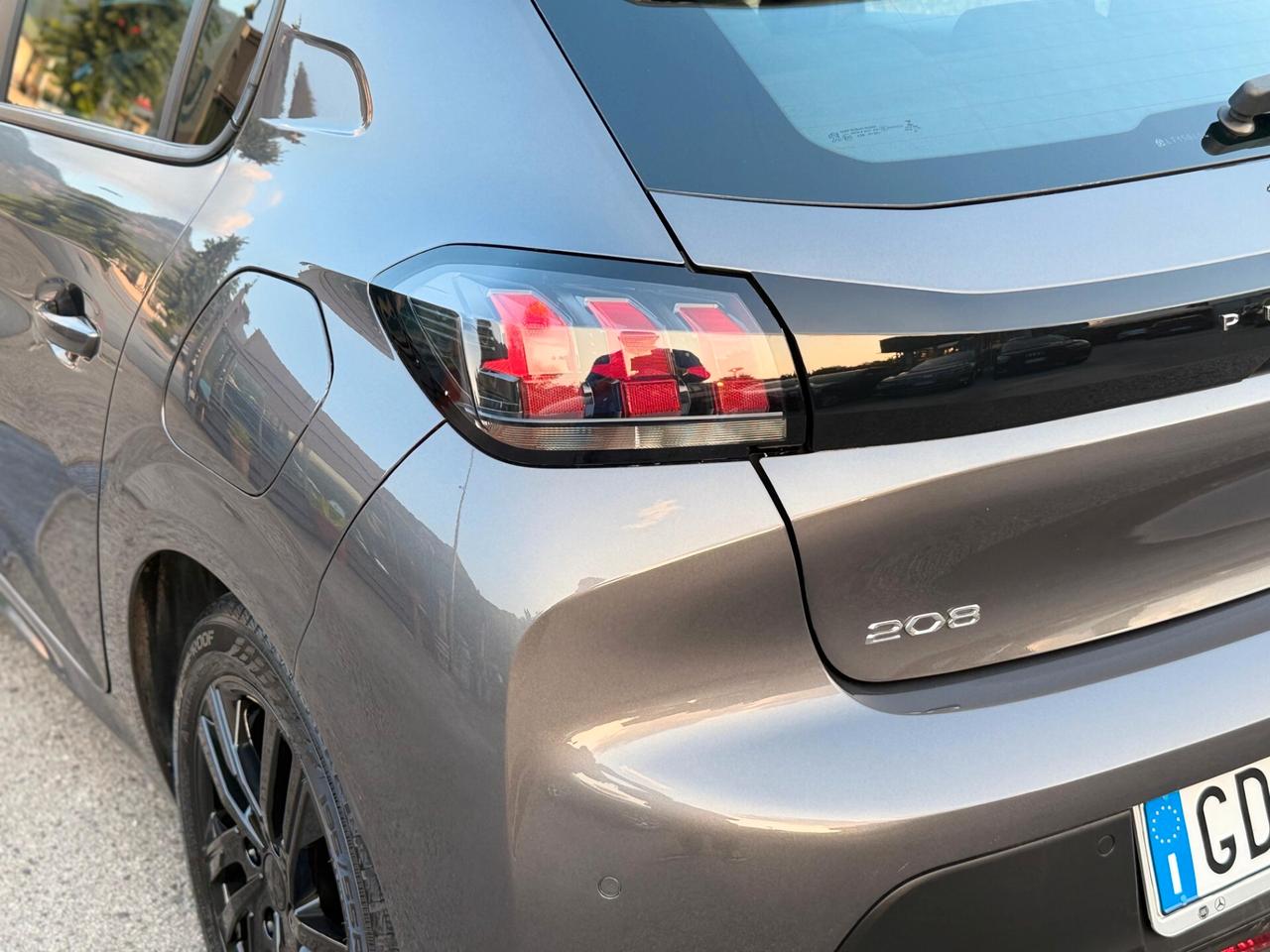 Peugeot 208 PureTech 75 CV S&S Like