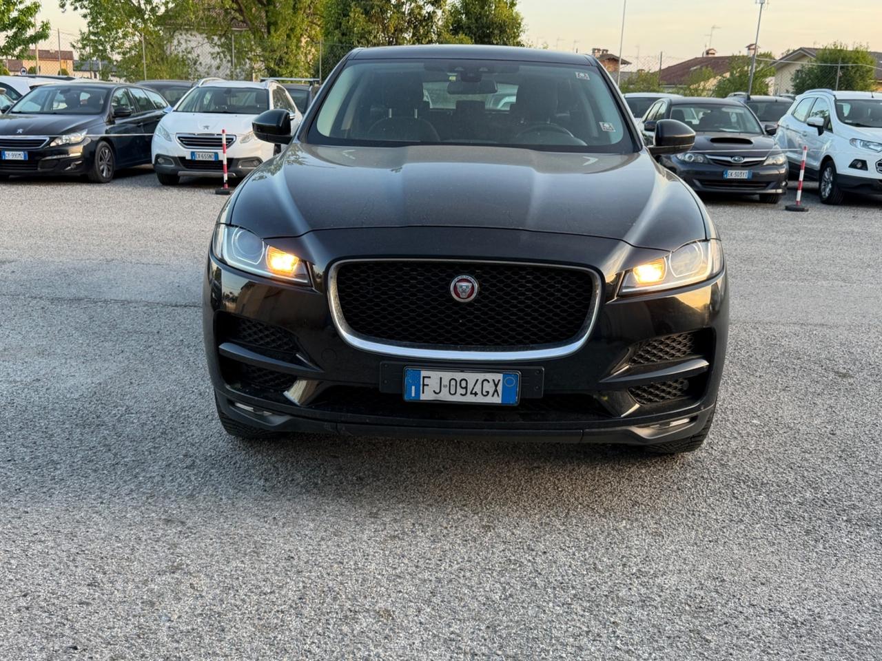 Jaguar F-Pace 2.0 D 180 CV Prestige