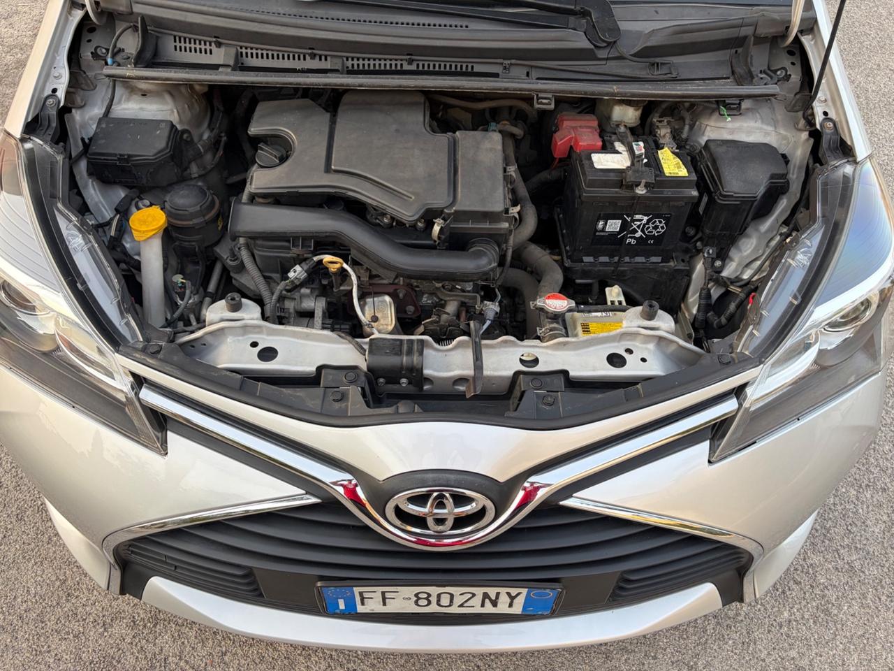 Toyota Yaris 1.0 benz ideale per neopatentati