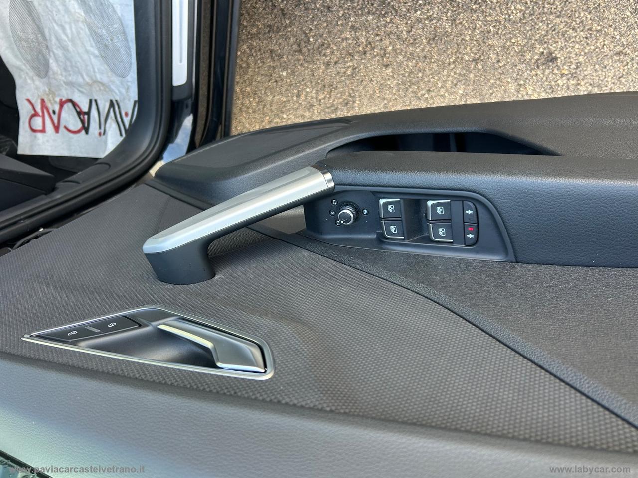 AUDI Q2 35 TFSI S tronic Identity Black