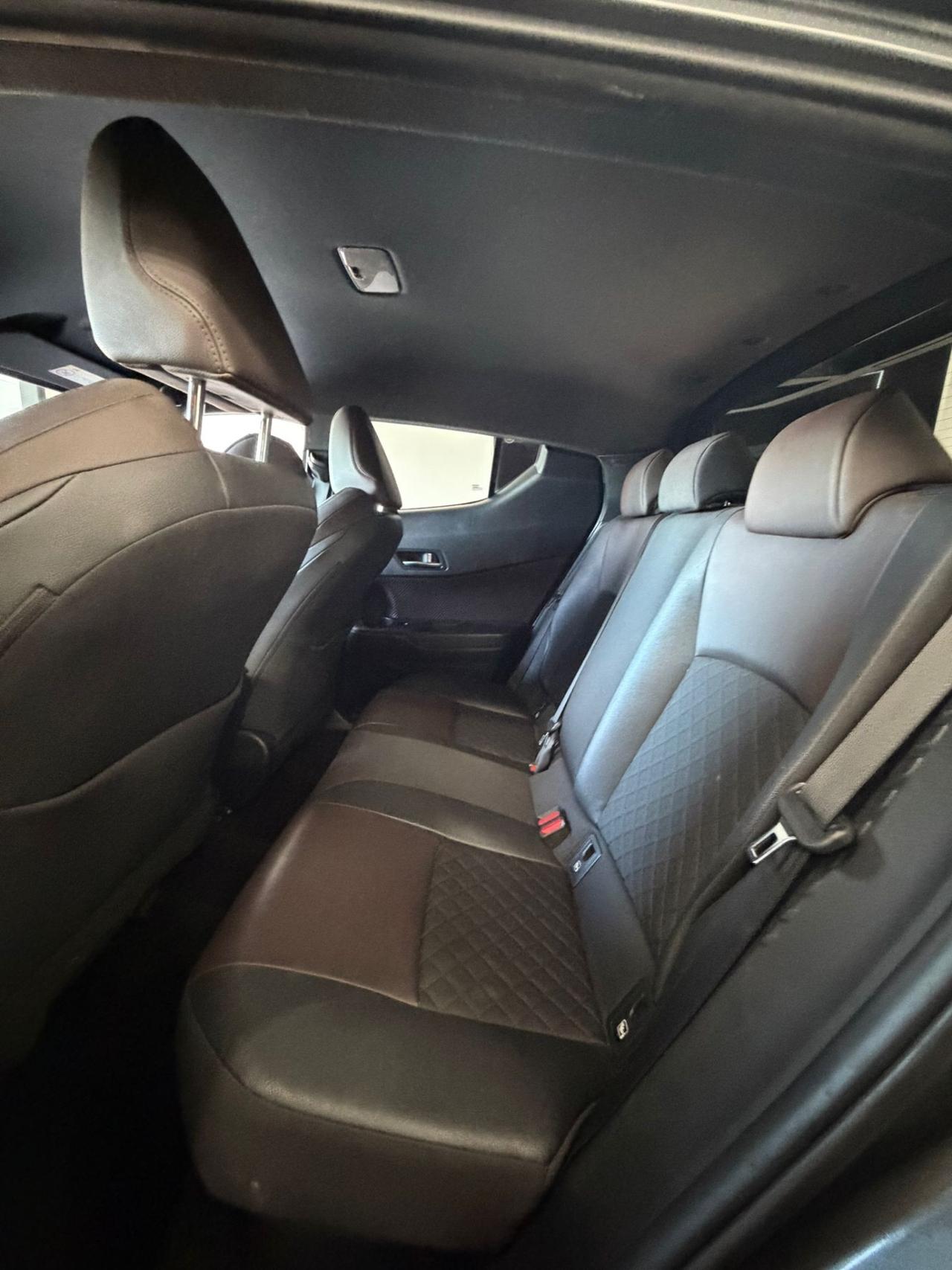 Toyota C-HR 1.8 Hybrid E-CVT Lounge