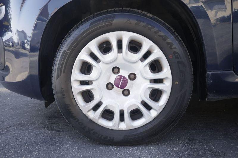 FIAT Panda FIAT Panda 1.2 Lounge 51KW ANNO 2012