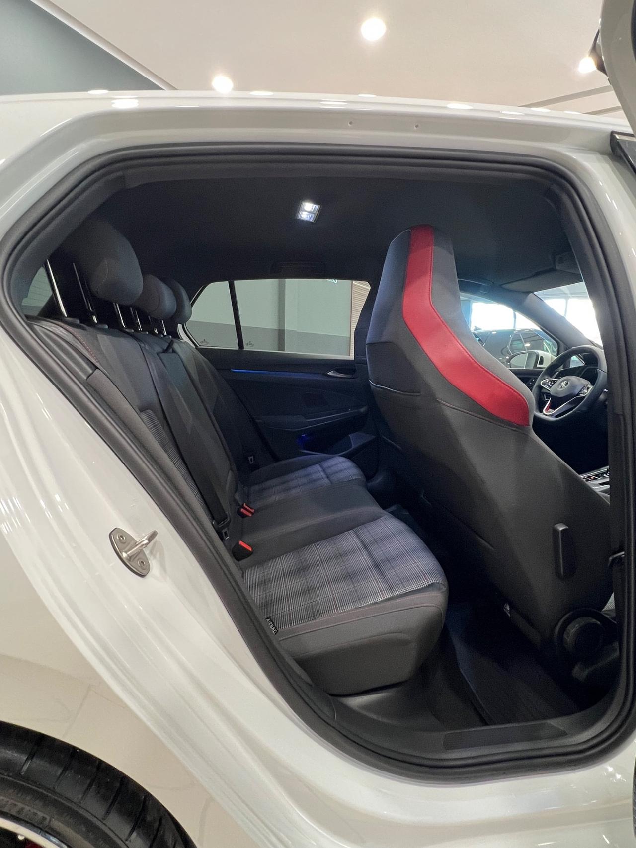 Volkswagen Golf GTI 2.0 TSI DSG