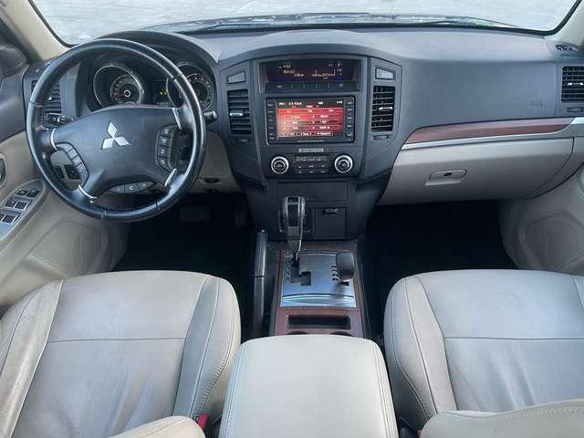 Mitsubishi Pajero 3.2 cr Instyle 200cv auto 7posti