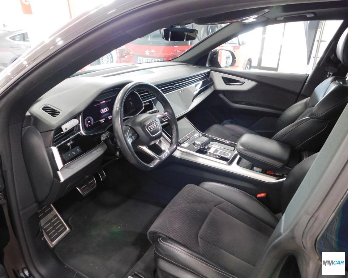 AUDI - Q8 - 45 TDI quattro tiptronic Sport Mhev
